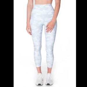Desa'ree II Swift Legging: 23"- Frosted Camouflage
